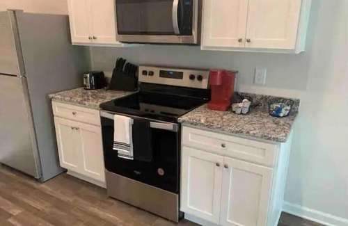 Greensboro House | Cozy 3BR house 15mins to A&T, UNCG, WetNWild