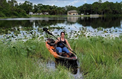 Clewiston House | Cozy 3br lake house: perfect for cozy star gazing by the firepit & fishing fun.