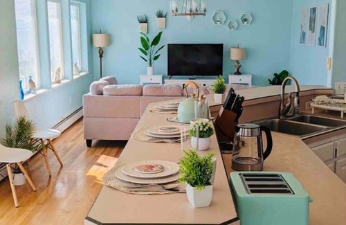 Kenai House | Cozy 6BR Ocean Front Snow Mountain View Villa