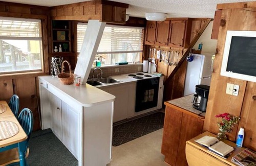 Oscar House | Cozy A-Frame Cabin on False River PARTY BARGES AVAILABLE ON REQUEST