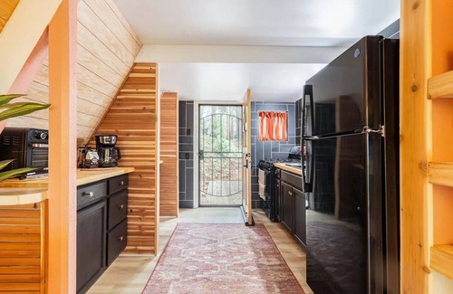 Crestline Cabin | Cozy A-Frame High in The Tree Tops