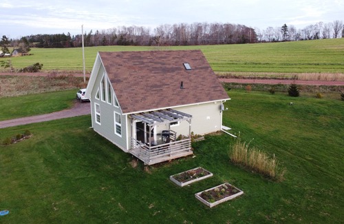 Queens County House | Cozy All Season Country Cottage- 15 min to Charlottetown