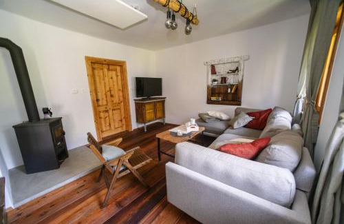 Gozd Martuljek Apartment | Cozy Alpine House