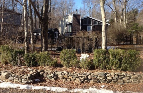 Tobyhanna House | Cozy and Charming Chalet! Close to Hiking Trails and Ski Areas!