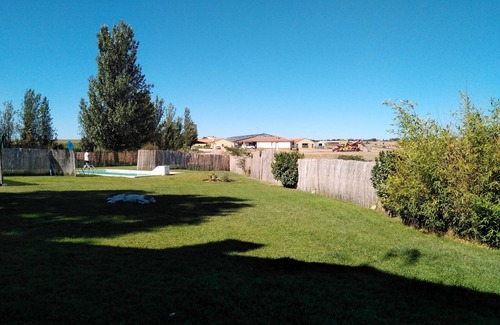 Almenara de Tormes House | Cozy and equipped 5 seater Country House, Pool, WIFI, 17km from Salamanca