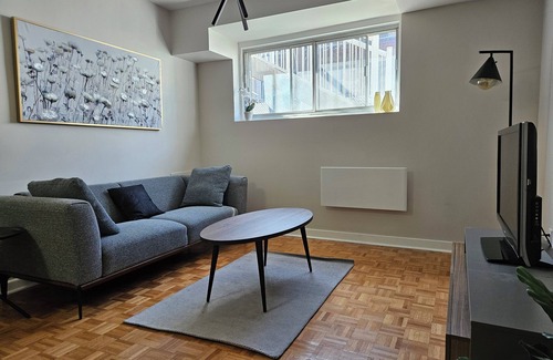 Cote-Saint-Luc Apartment | Cozy and Modern Bachelor Apartment