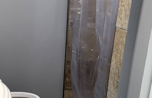 West Lawn Apartment | Cozy and quiet 2-bedroom apartment near Midway airport w/in-unit washer/dryer.