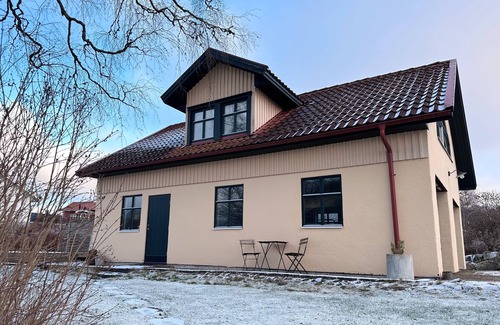 Ulricehamn Municipality House | Cozy apartment in own house with terrace near Lassalyckan