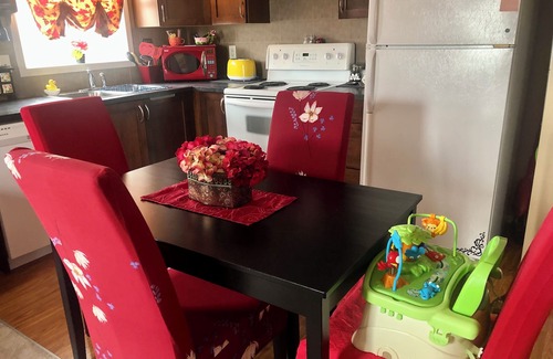 McKenzie Towne Apartment | Cozy Apartment Above Garage in Calgary SE