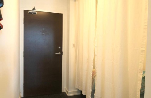 CityPlace Apartment | Cozy Apartment + Balcony Next to CN Tower/Rogers/MTCC (Fit 6)