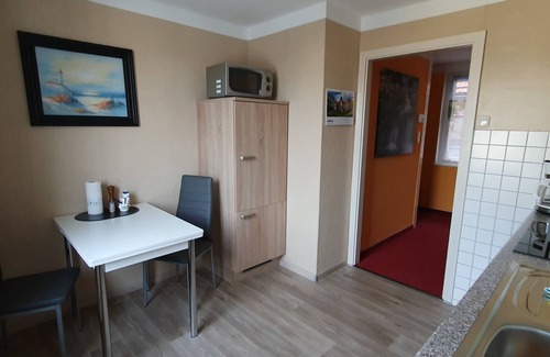 Jever Apartment | Cozy apartment centrally located with separate entrance and parking.