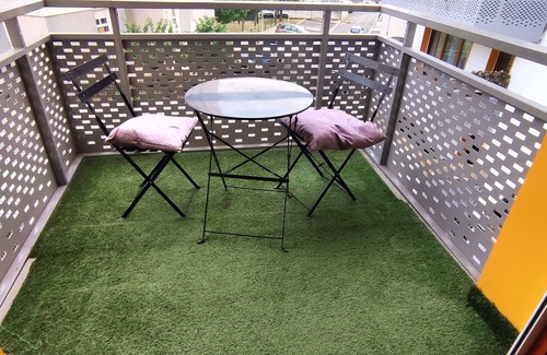 Bezons Apartment | Cozy apartment F1, 12 min from La Défense and Paris/1min from the T2 streetcar