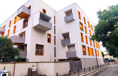 Bezons Apartment | Cozy apartment F1, 12 min from La Défense and Paris/1min from the T2 streetcar