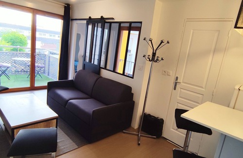 Bezons Apartment | Cozy apartment F1, 12 min from La Défense and Paris/1min from the T2 streetcar