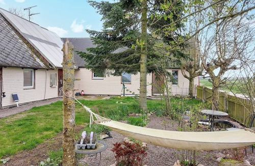 Norra Varalov Apartment | Cozy apartment in ängelhom with WiFi