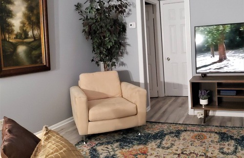 Cherry Hill Apartment | Cozy apartment in a great location