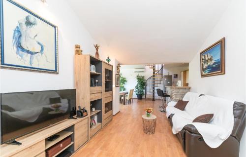 Rudine Apartment | Cozy Apartment In Kastel Novi