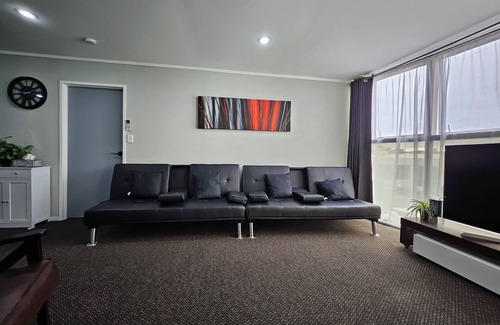 Manukau City Apartment | Cozy Apartment in Manukau