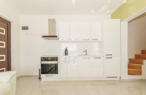 Miskovici Apartment | Cozy apartment in Miskovici with WiFi