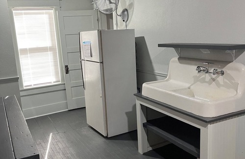 Petersburg Apartment | Cozy apartment in quiet, downtown neighborhood in Petersburg