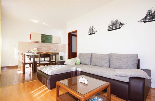 Brodarica Apartment | Cozy apartment in Sibenik with kitchen