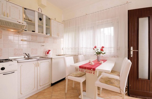 Vlasici Apartment | Cozy apartment in Vlasici with WiFi