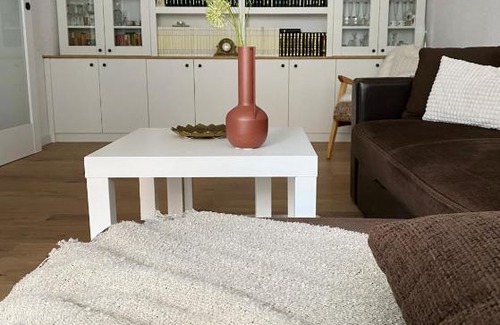 Three Oaks Apartment | Cozy Apartment