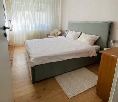 Three Oaks Apartment | Cozy Apartment