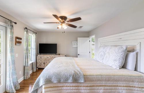 Freeport House | Cozy Bay Retreat - 2BR & Rooftop Views