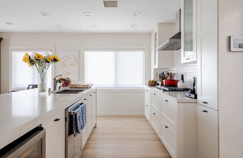 North Pacific Beach House | Cozy Beach Bungalow - Newly Remodeled! - Outdoor Dining and AC