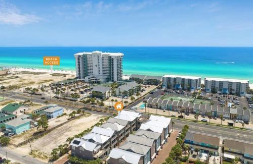 Crescent Beach House | Cozy Beach House (4 min walk) w/Pool + Fast WiFi