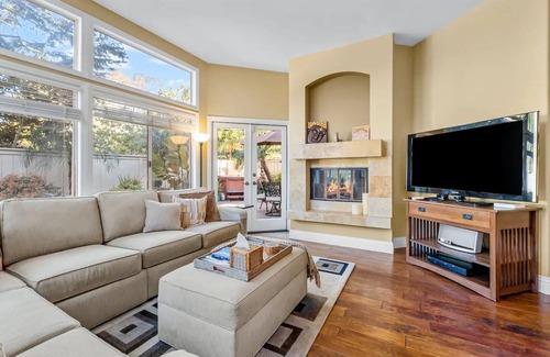 La Jolla Mesa House | Cozy Beach Retreat - La Jolla, CA