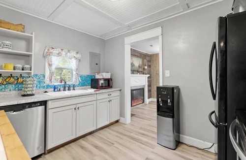 Quincy Cottage | Cozy Bluegill Cottage