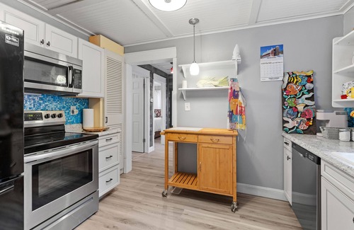 Quincy Cottage | Cozy Bluegill Cottage