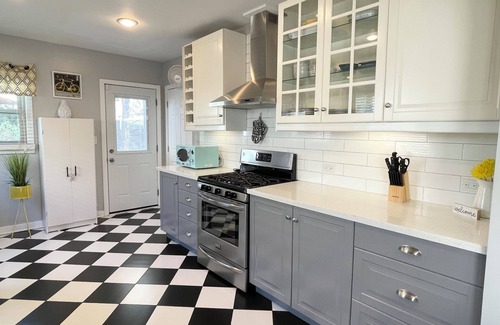 Corridor House | Cozy Bungalow 2 Bedroom 2 Bath in North Park