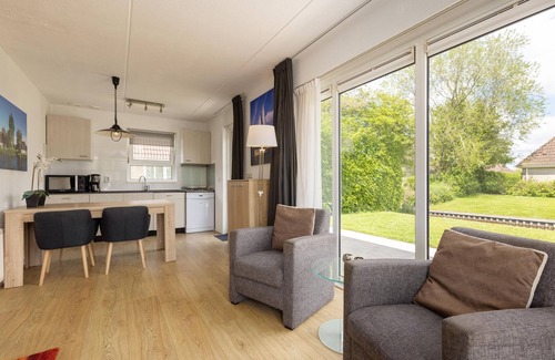 Eernewoude House | Cozy Bungalow with Terrace