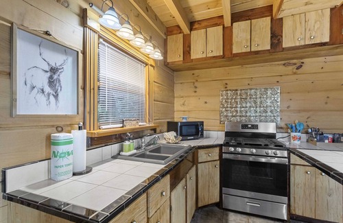 Deep Gap Cabin | Cozy Cabin in the Blue Ridge Mountains