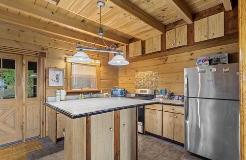 Deep Gap Cabin | Cozy Cabin in the Blue Ridge Mountains