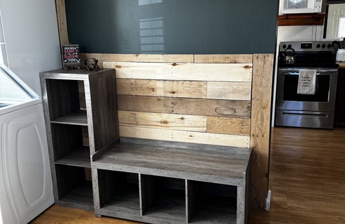 Amberg Cabin | Cozy cabin, Wi-Fi, on ATV trails in the ❤️ of the waterfall capital, dogs welcome