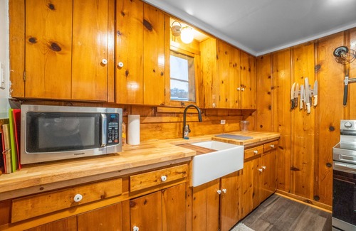 Warner Springs Cabin | Cozy cabin with historic charm and large fireplace