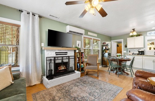 Mountain Club Cabin | Cozy canyon cabin nestled in the Prescott Pines-dog-friendly for your getaway!