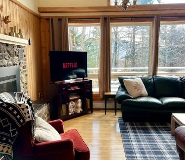 Montgomery Center House | Cozy Chalet at Jay Peak