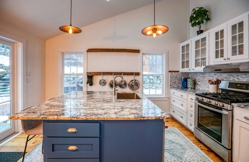 Great Barrington House | Cozy. Clean. Free bagel shop.