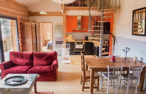 Saint-Privat-d'Allier House | Cozy Countryside Escape in Auvergne