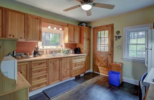 Algonquin Highlands House | Cozy Coach house in the country with a propane fireplace - Monthly