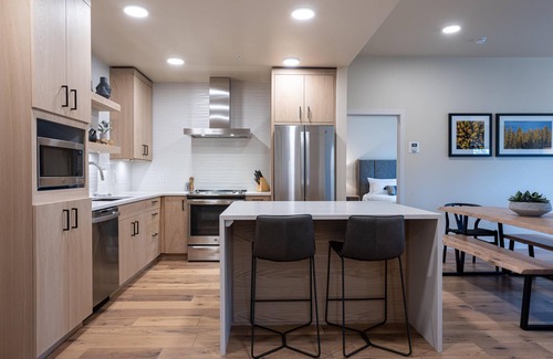 Tamarack Resort Condo | Cozy Condo| Fireplace|Balcony with Mountain View