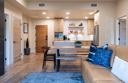 Tamarack Resort Condo | Cozy Condo| Fireplace|Balcony with Mountain View