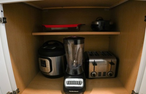 Logan House | Cozy Convenient Basement Apt.