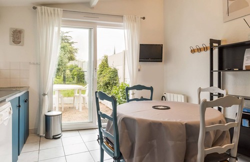 Saint-Malo-de-Guersac Cottage | Cozy Cottage in Brière Park with Private Terrace and Garden Access