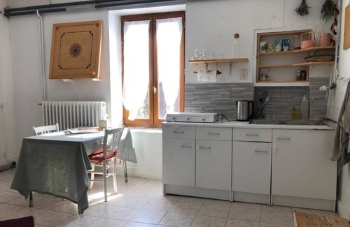 Chateauneuf Apartment | Cozy cottage 25mn Lyon Vienne St Etienne - Quiet in the countryside